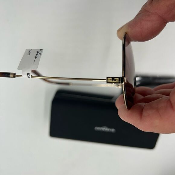 Givenchy unisex sunglasses made in Italy - Picture 12 of 12